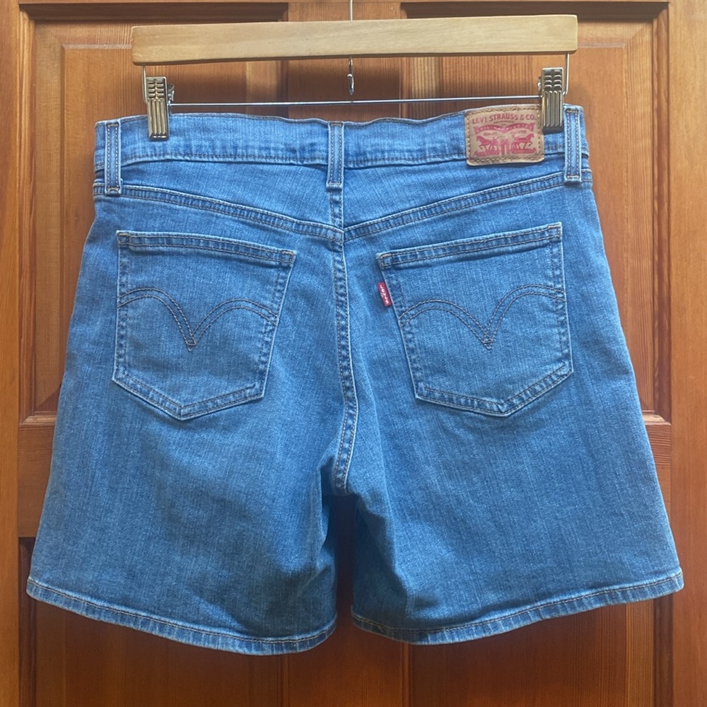 Womens Levi’s Jean Shorts hemmed /  Size 30/size 10 - Picture 8 of 11